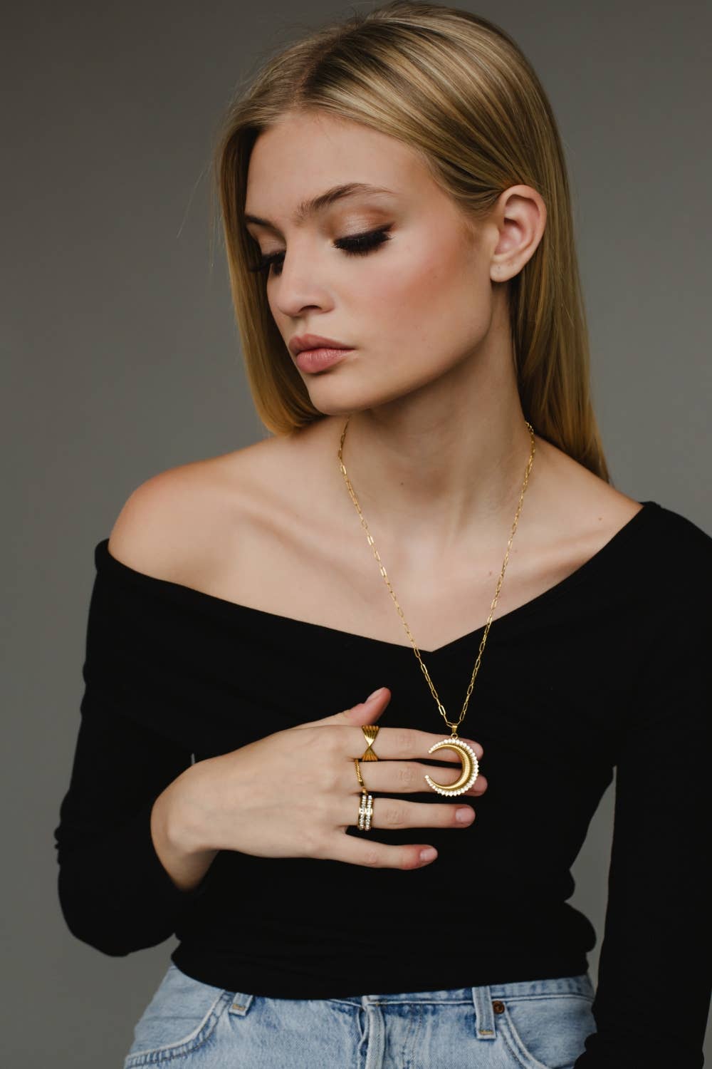 Luxe Gold Necklace - Rhinestone Moon