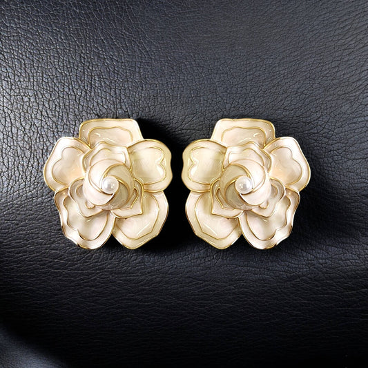 Flower & Pearl Earrings