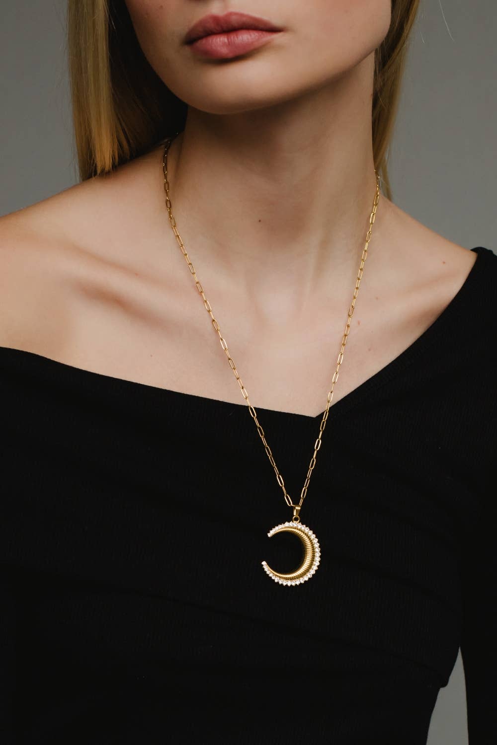 Luxe Gold Necklace - Rhinestone Moon
