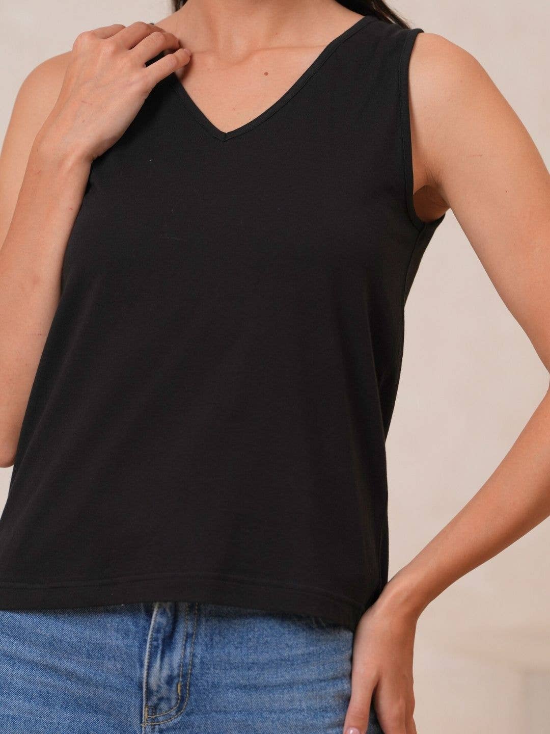Classic V-Neck Tank Top - Black